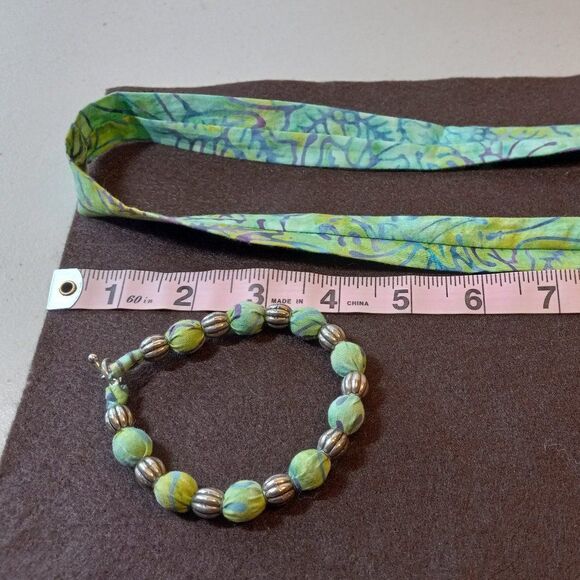 Fabric and Silver Tone beaded necklace and bracelet - Picture 4 of 7